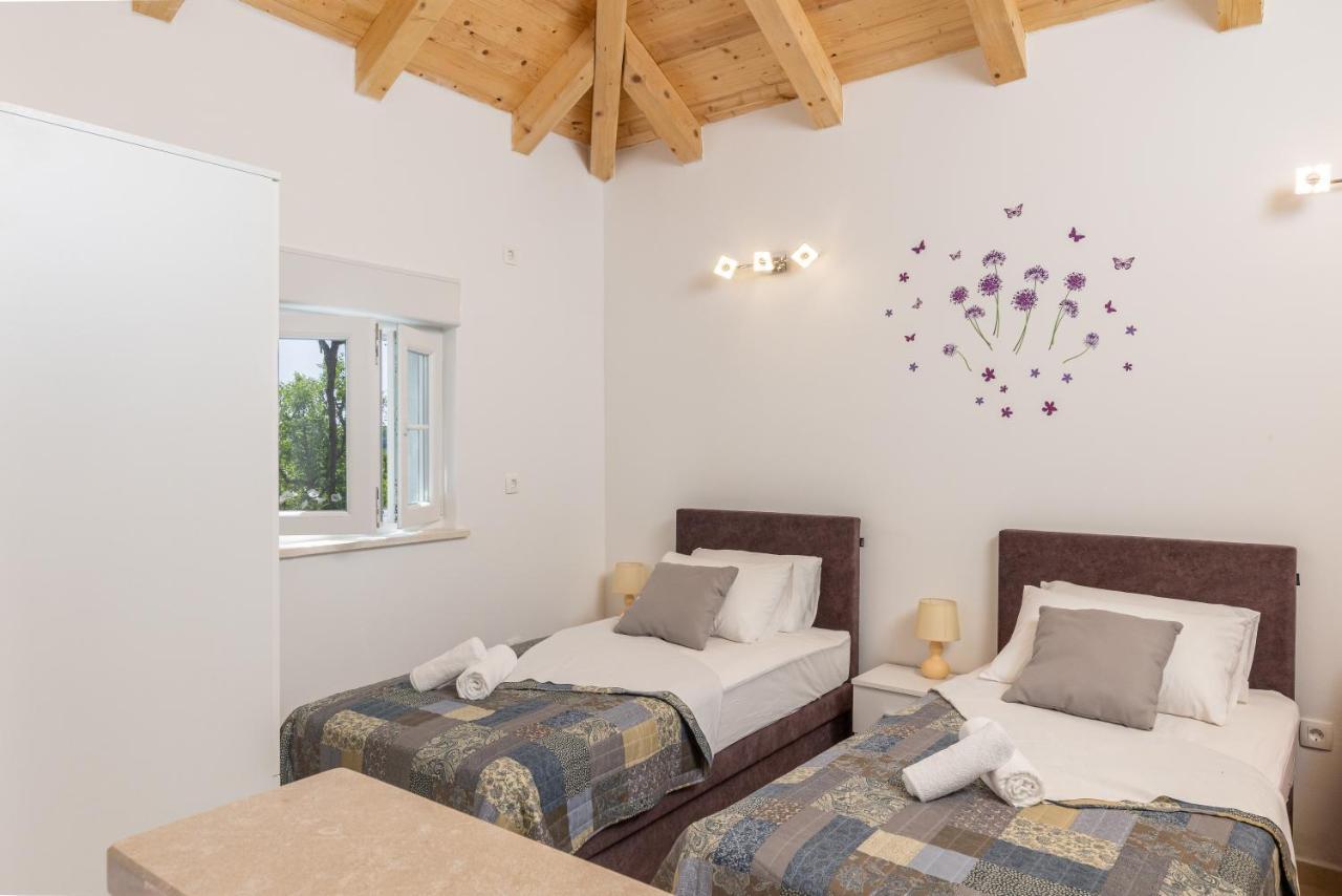 Apartments Roza Mlini Exterior photo