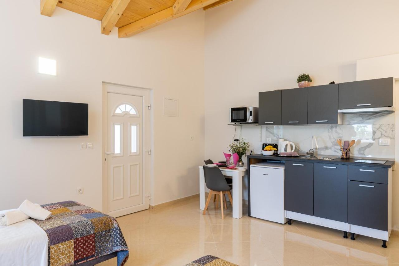 Apartments Roza Mlini Exterior photo